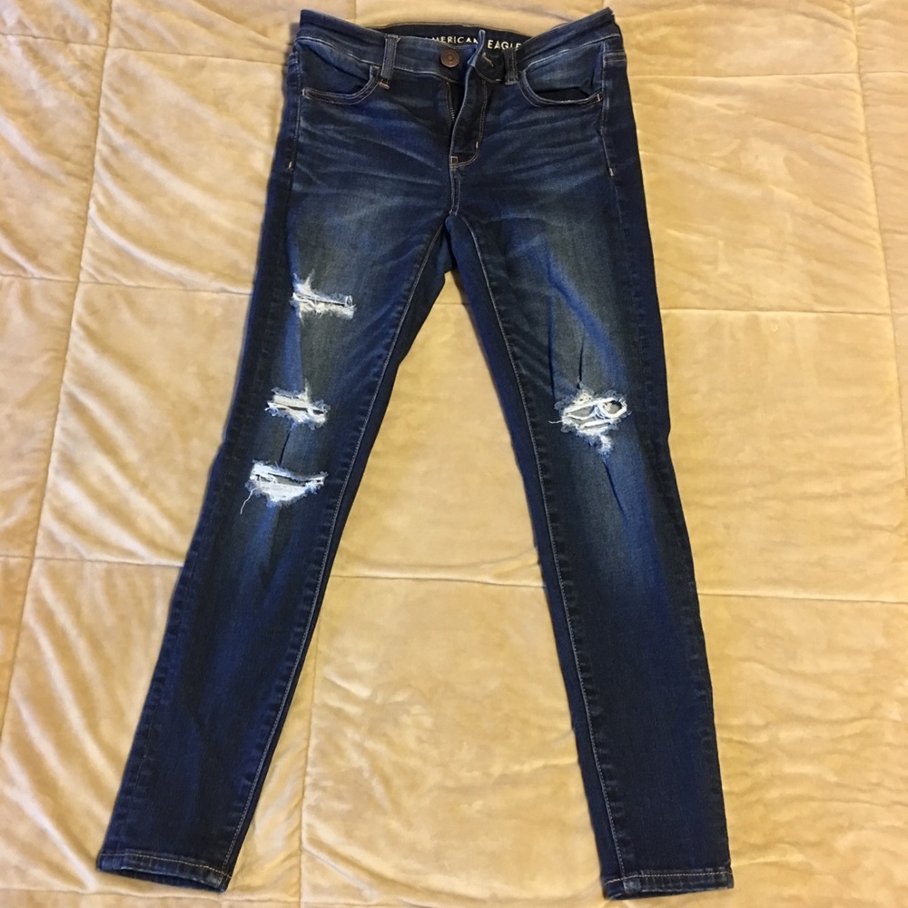 American Eagle distressed jegging!